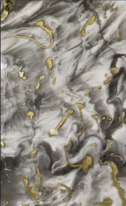 Resin pour at the ResinArt GH studio